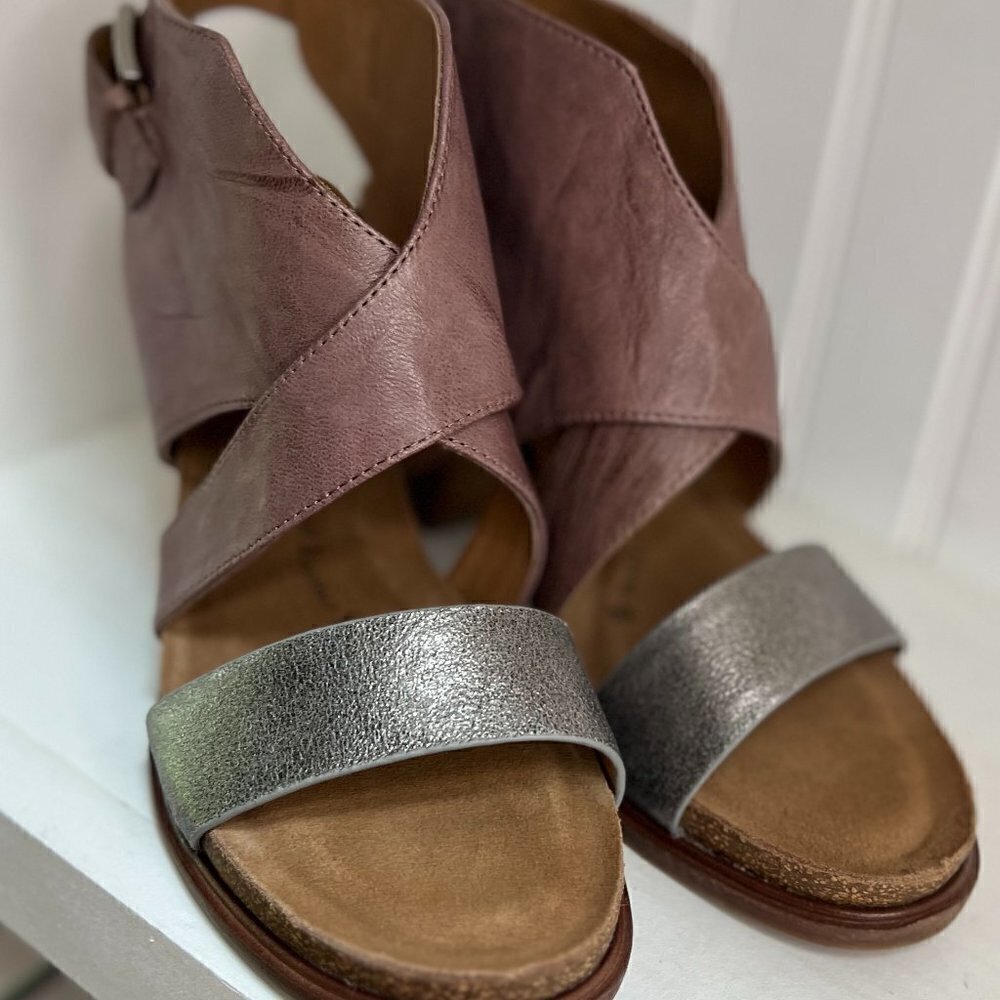 Söfft | Gray & Anthracite Christine Leather Sandal - Women Size 9